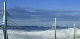 Il Ponte sullo Stretto? Più facile resuscitare Cheope nuvole-ponte