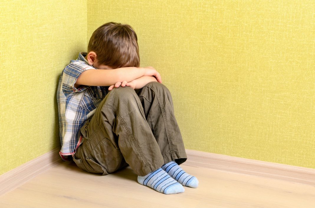 bambino maltrattato