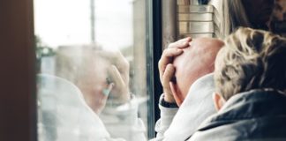 Caduta dei capelli, tra consigli e falsi miti sfatati calvizie