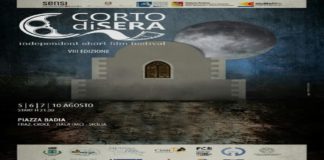 Cambio di location per l’ottava edizione di “Corto di Sera”: dopo sette straordinarie edizioni svolte nella Villetta San Giacomo, il Festival dedicato al cortometraggio cinematografico si sposta nella suggestiva cornice della piazza Badia
