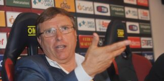 I finanzieri del comando Provinciale etneo, stamane hanno eseguito un provvedimento di sequestro preventivo, emesso dal Giudice per le indagini preliminari del locale Tribunale nei confronti di Pietro Lo Monaco, ex rappresentante legale del Calcio Catania spa