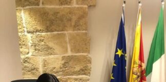 Oca, tacchi a spillo: “Basta attacchi sessisti nei miei confronti e di tutte le donne”