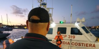 Continua senza sosta l’impegno della Polizia di Stato nel controllo dei flussi migratori a Lampedusa