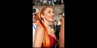 “Riepilogo per chi non c’era: Ieri ho fatto un video, mentre dicevo che ero in partenza per andare a fare la madrina alla consegna delle lauree al teatro di Taormina, e avevo un abitino fresco scollato, perché c’erano 44 gradi… pare sia stato uno scandalo… ah, e nel video parlavo di libertà, scelte, coraggio e futuro. Mica di saldi estivi da Zara”